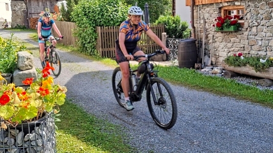 Cyklozájezdy na elektrokole