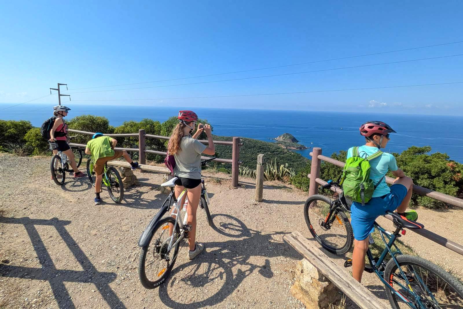 Elba pěšky i na kole pro aktivní rodinky