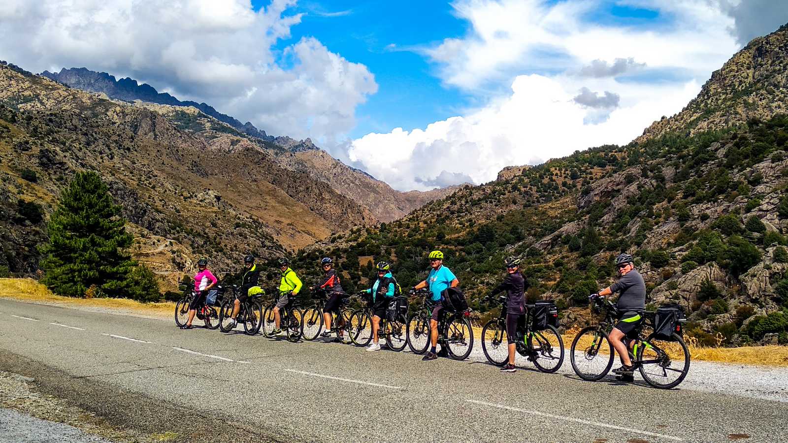 Hory a moře Korsiky na kole