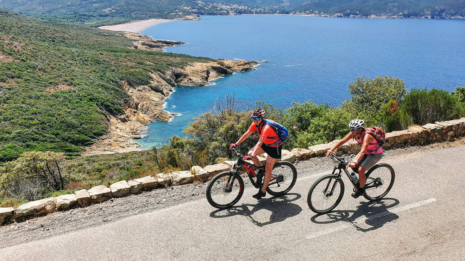 Pobřeží Korsiky na kole