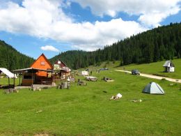  Občerstvení a tábořiště La Grajduri