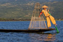 Rybáři na jezeře Inle