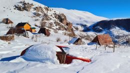 Bjlašnica - na sněžnicích nad Umoljani