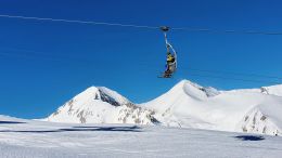 Bansko - v pozadí Vichren 2914 m