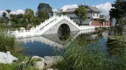 Čína – Yunnan - most ve vsi Xizhou u jezera Erhai Hu