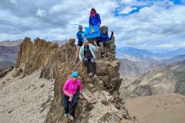 V sedle Konze la (4900m)