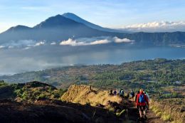 Trek s výstupem na sopku Batur a výhledem na sopku Agung (Bali)