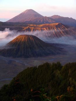 Trojice sopek Semeru-Bromo-Batok