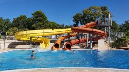 Tobogány v aquaparku v kempu