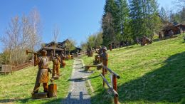 Galerie v přírodě - umělecká řezbářská díla