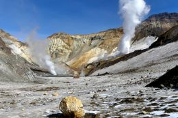 V kráteru sopky Mutnovskaja