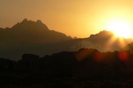 Kavkaz - východ slunce nad horami