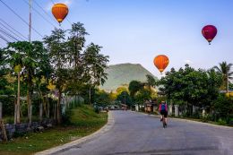 Laos – cyklistika v okolí Vang Vieng