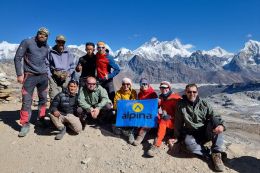 Výhledy na Everest, Lhotse a ledovec Ngozumba ze sedla Renjo La