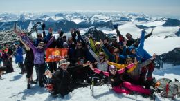 Na vrcholu Galdhopiggen (2469 m) - nejvyšší vrchol Skandinávie