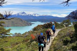 Podél jezera Nordenskjöld, NP Torres del Paine