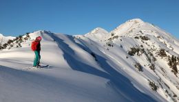 Podvečer na hlavním hřebenu mezi Karlspitze a Jochspitze