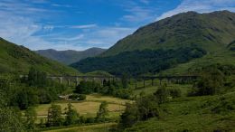 Monumentální železniční viadukt Glenfinnan