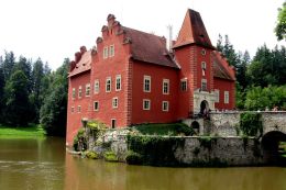 Zámek Červená lhota