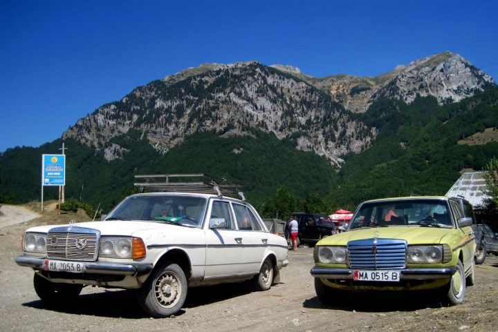 Albánie: klasické Mercedesy projedou všude
