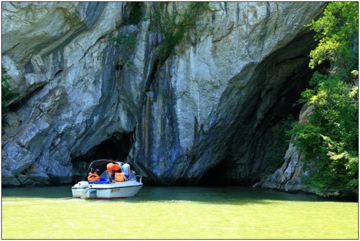 Jeskyně Ponicova od Dunaje