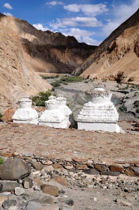 Ladakh - buddhistické stúpy