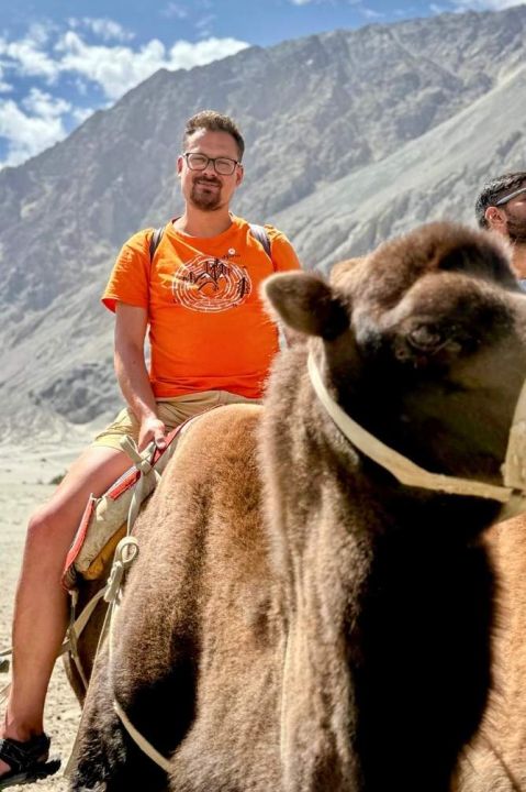 Jízda na velbloudech v údolí Nubra