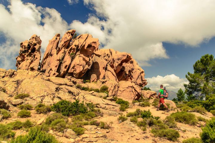 Bizarní skalní útvary v Calanches
