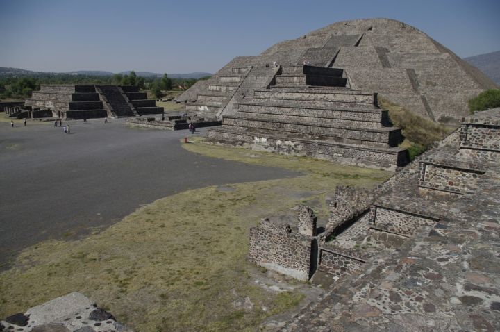 Pyramida Měsíce v Teotihuacanu