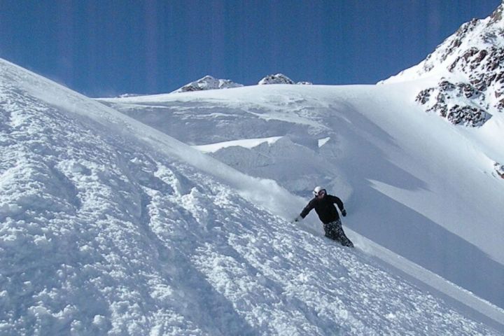 Pitztal - snowboarding a freeride