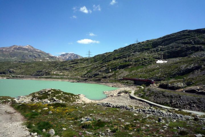 Lago Bianco v Bernina passu
