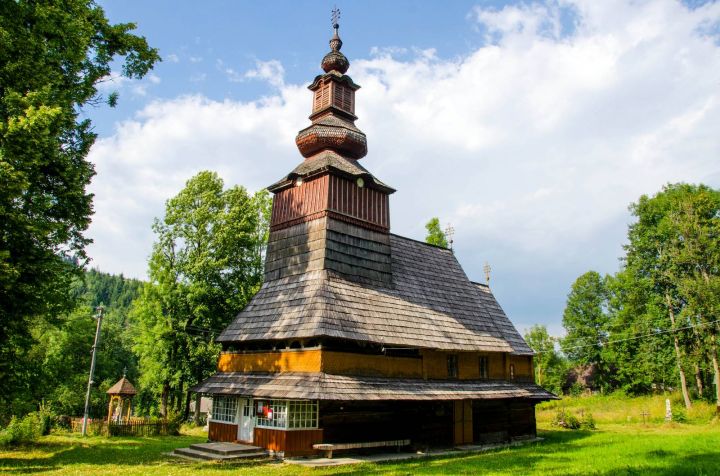 Ukrajina - řecko-katolický kostelík v Pilipci